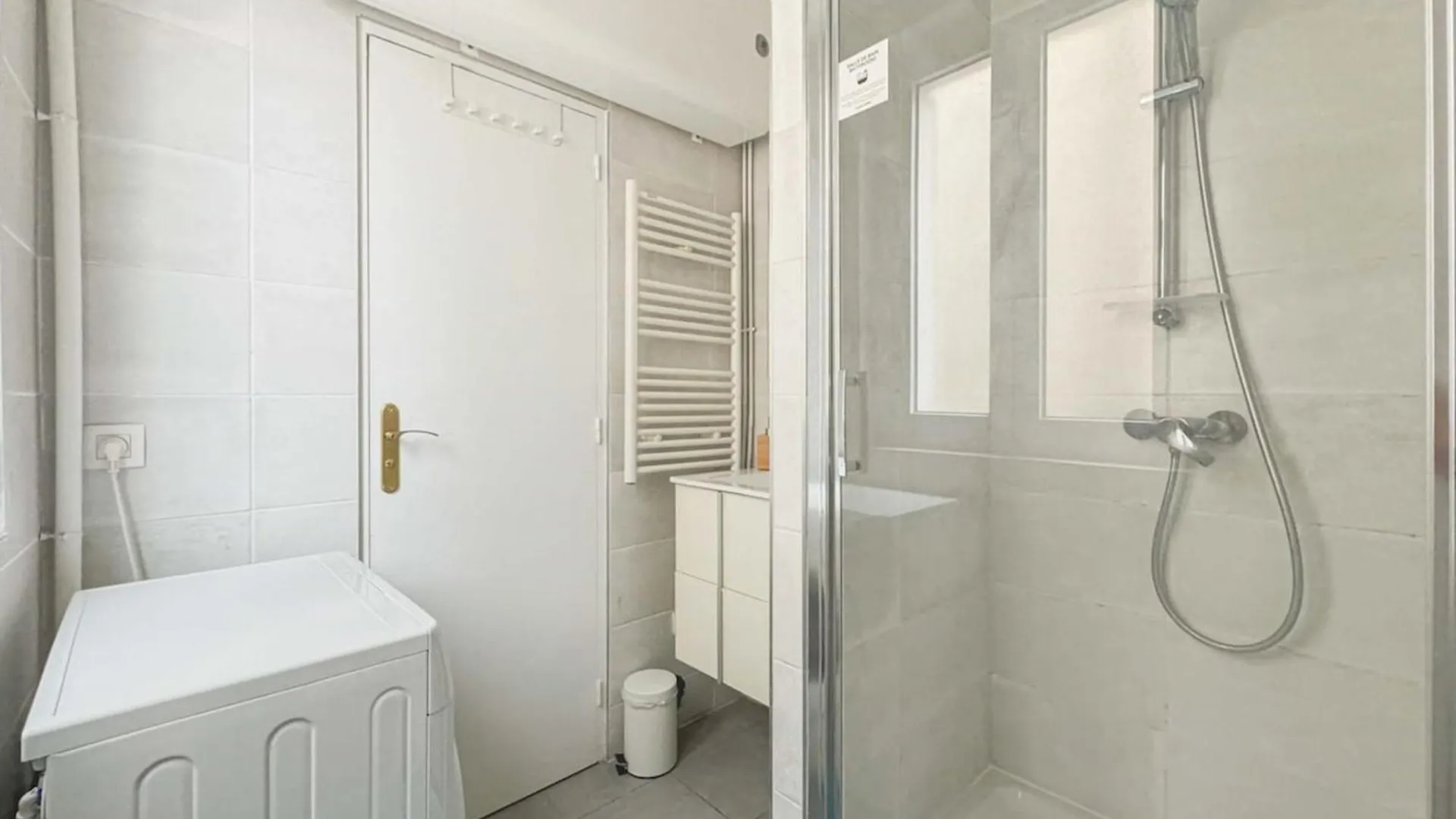 Flexliving - Whole - Caulaincourt Apartment *